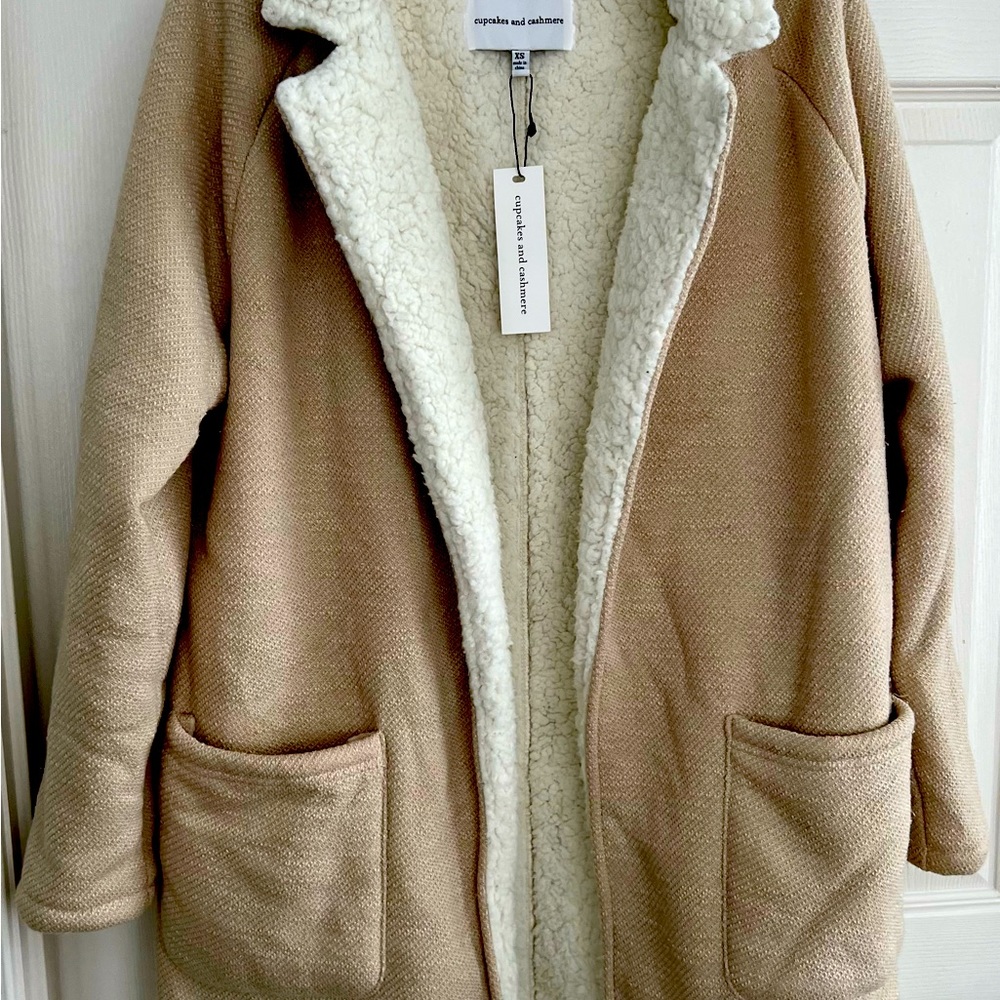 NWT Cupcakes and Cashmere Fall Camel/Tan & White Shearling Coat/Jacket